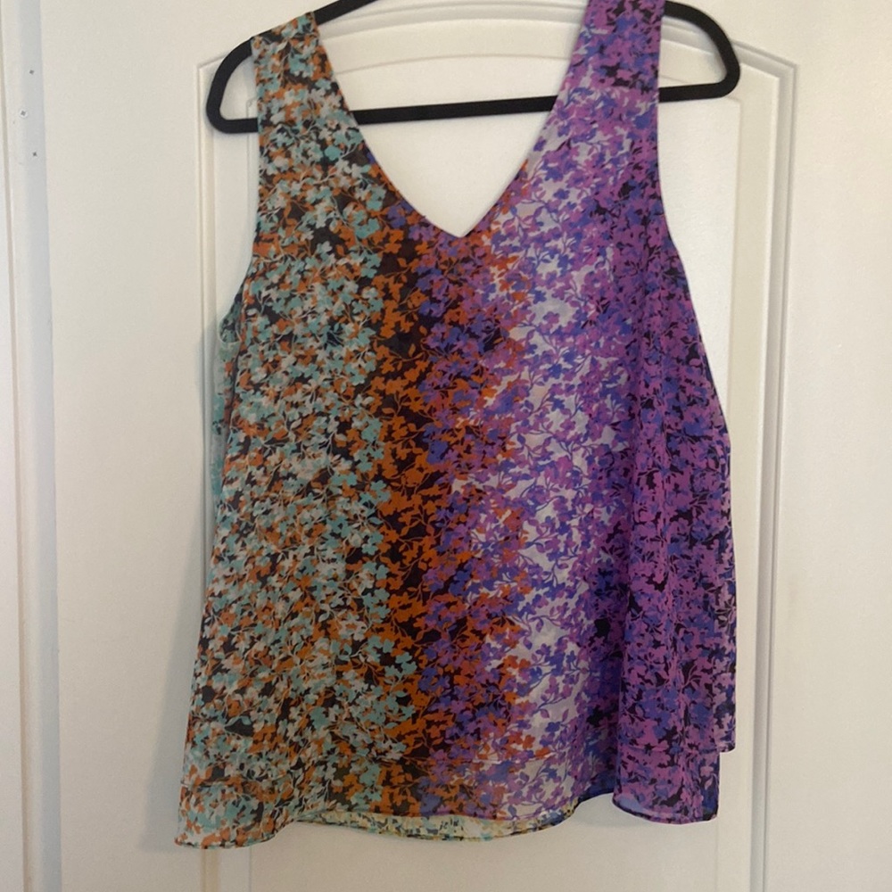 Cabi size large - floral print v neck  blouse -reversible - front / back